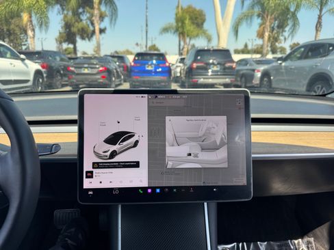 Used 2020 Tesla Model 3 Standard Range RWD image 23