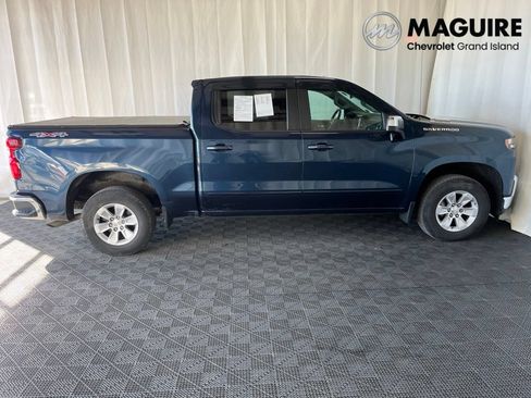 Used 2020 Chevrolet Silverado 1500 LT w/ Convenience Package AWD/4WD image 2