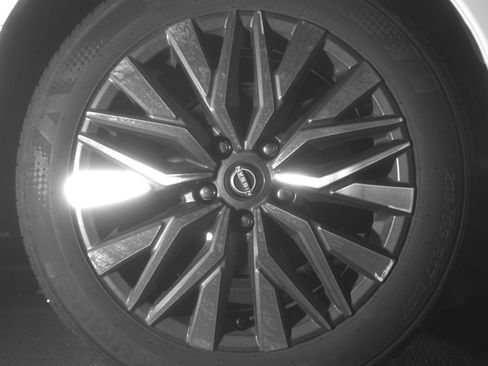Used 2025 Nissan Altima 2.5 SV FWD image 18