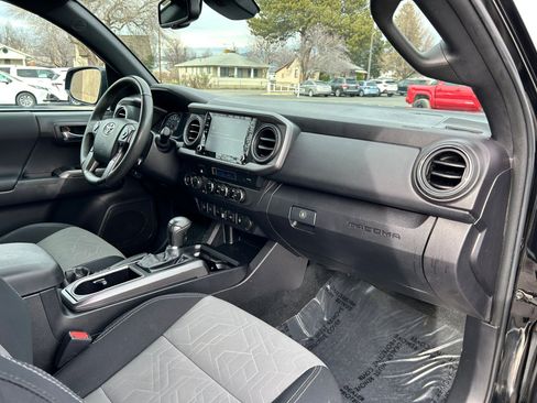 Used 2023 Toyota Tacoma TRD Off-Road w/ Technology Package image 27