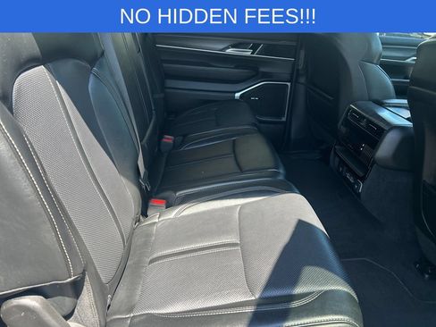 Used 2024 Jeep Wagoneer Series II w/ Flexible Seating Group RWD image 17