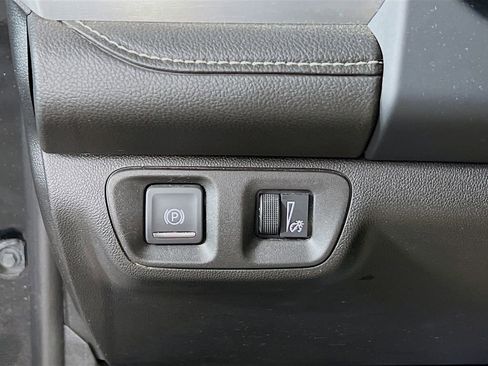 Used 2023 GMC Acadia SLE w/ Elevation Edition image 9