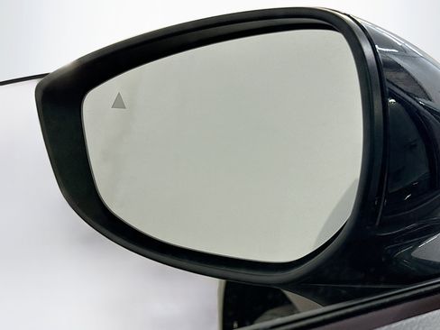 Used 2024 MAZDA CX-50 AWD 2.5 S w/ Premium Package image 16