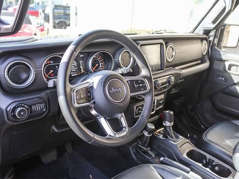 Used 2018 Jeep Wrangler Unlimited Sahara image 21