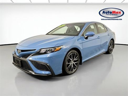 Used 2023 Toyota Camry SE image 5