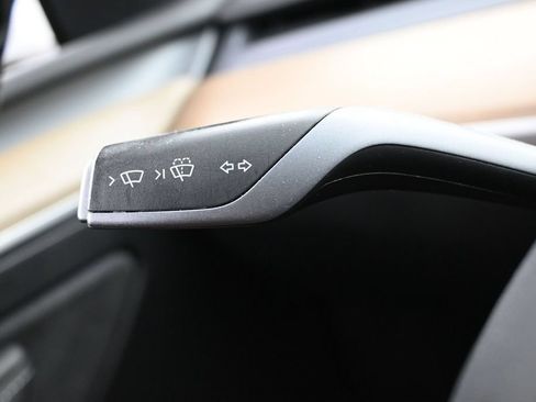 Used 2023 Tesla Model Y Long Range AWD/4WD image 24