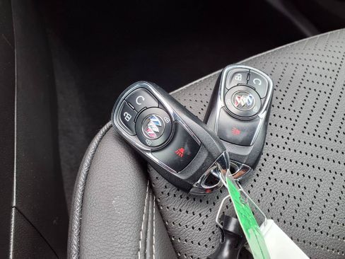 Used 2020 Buick Encore GX Essence FWD image 19