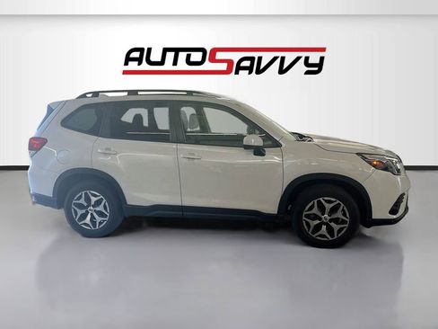 Used 2023 Subaru Forester Premium AWD/4WD image 8