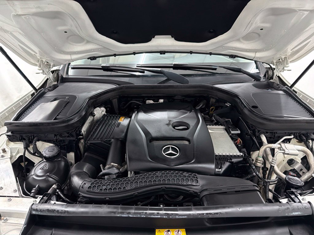 Certified 2019 Mercedes-Benz GLC 300 4MATIC image 31