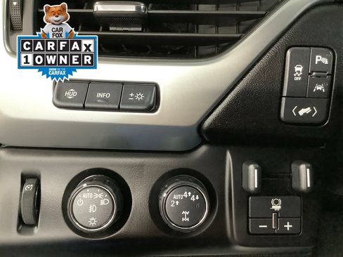 Used 2020 Chevrolet Tahoe Premier w/ RST 6.2L Performance Edition AWD/4WD image 16