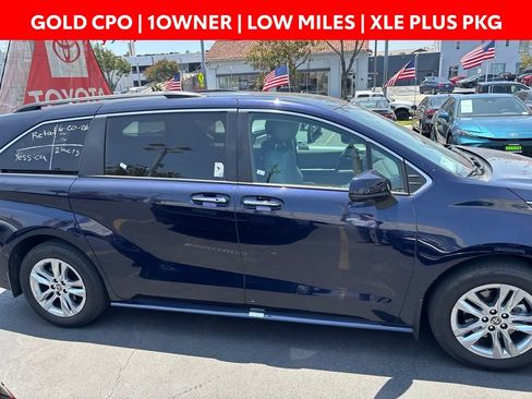 Used 2023 Toyota Sienna XLE w/ XLE Plus Package FWD image 4