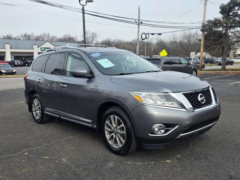 Used 2015 Nissan Pathfinder SL w/ Trailer Tow Package image 3
