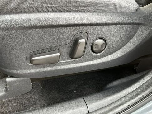 Used 2020 Hyundai Santa Fe SEL w/ Convenience Package AWD/4WD image 16