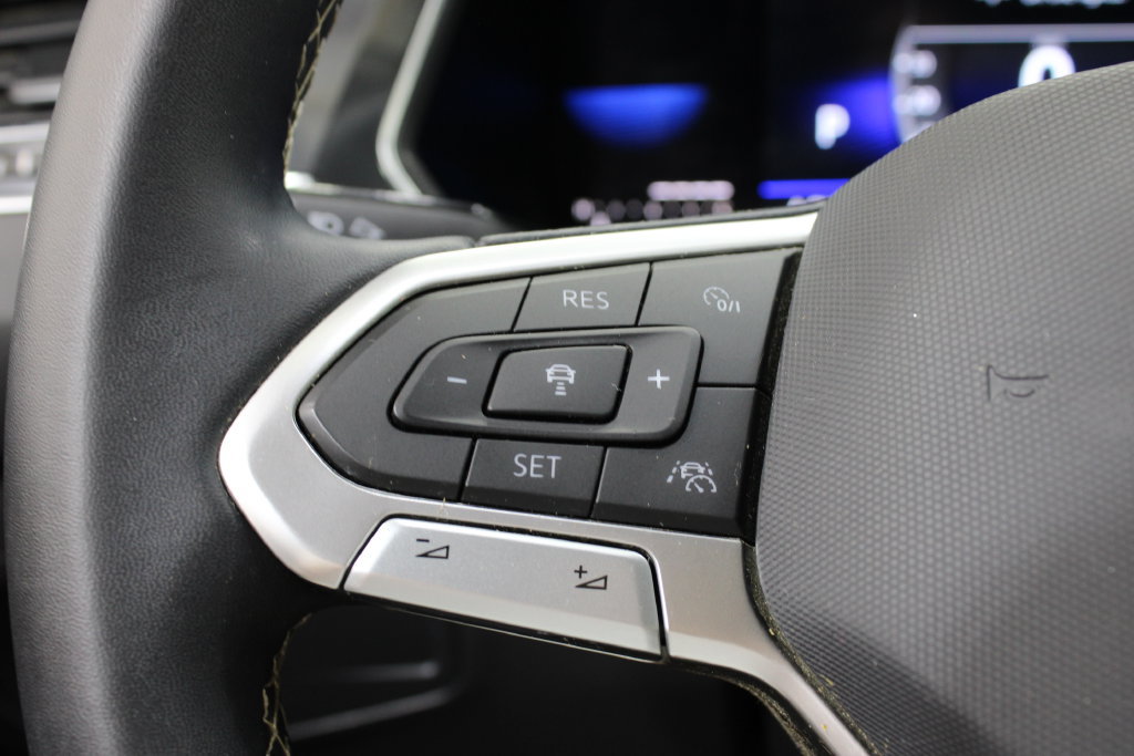 Used 2023 Volkswagen Tiguan SE FWD image 25
