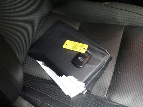 Used 2017 Toyota Highlander Limited Platinum image 26