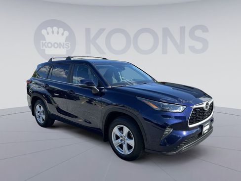 Used 2023 Toyota Highlander L AWD/4WD image 10
