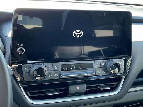 Used 2025 Toyota Grand Highlander FWD image 25