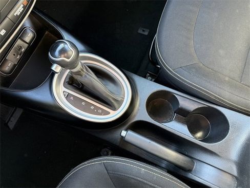 Used 2014 Kia Soul + image 23