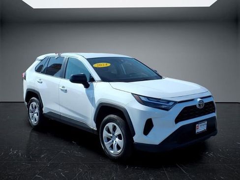 Used 2024 Toyota RAV4 LE AWD/4WD image 5
