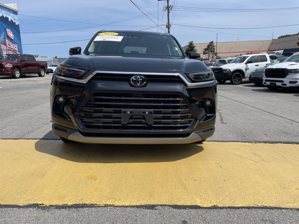 Used 2025 Toyota Grand Highlander AWD Hybrid image 5