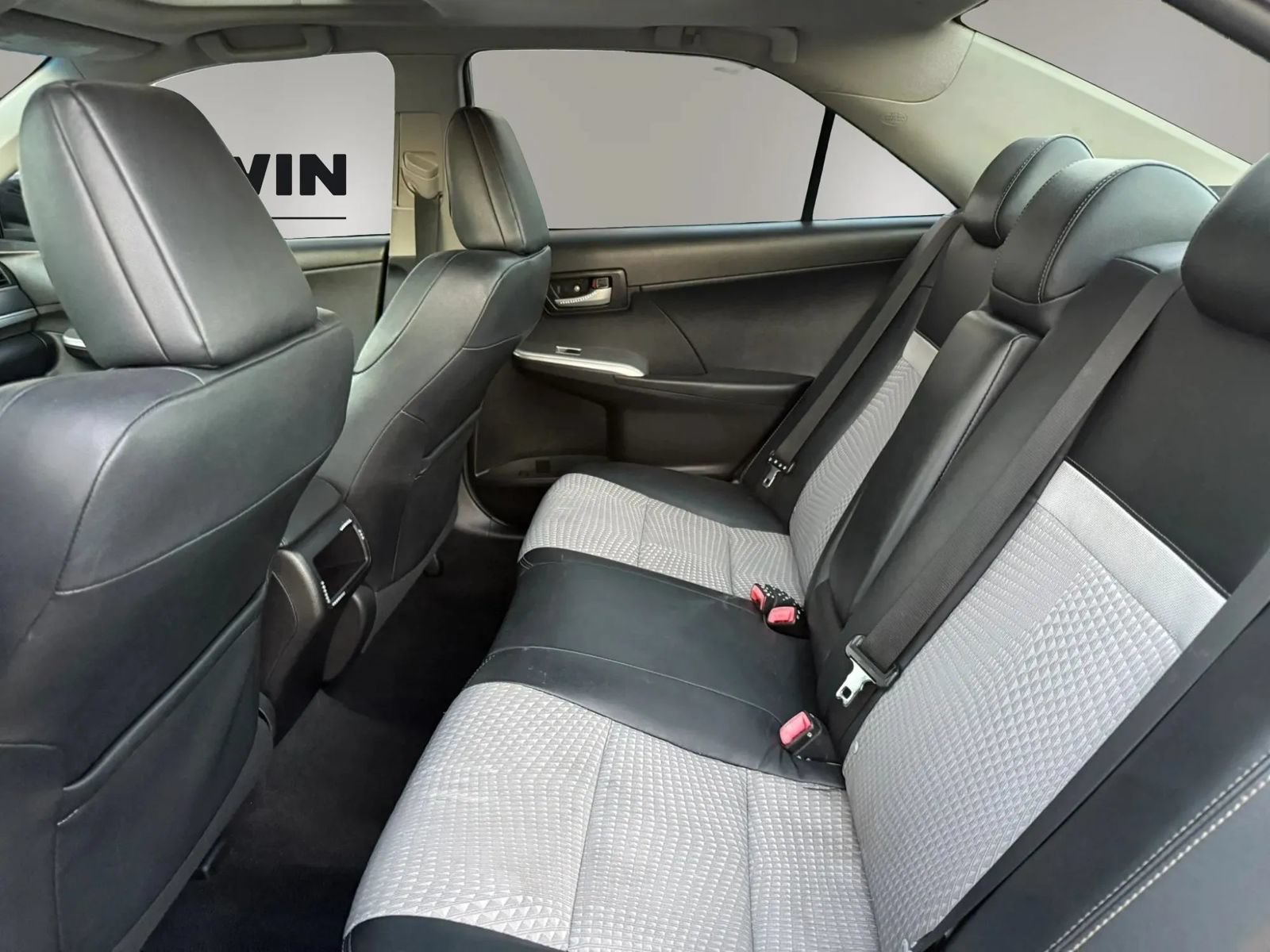 Used 2012 Toyota Camry SE FWD image 22