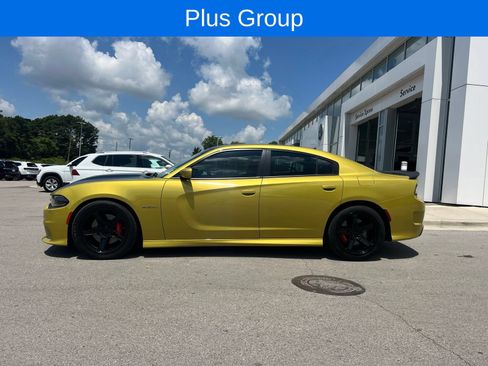 Used 2021 Dodge Charger R/T w/ Plus Group RWD image 4