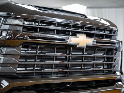 Used 2024 Chevrolet Silverado 2500 Custom image 7