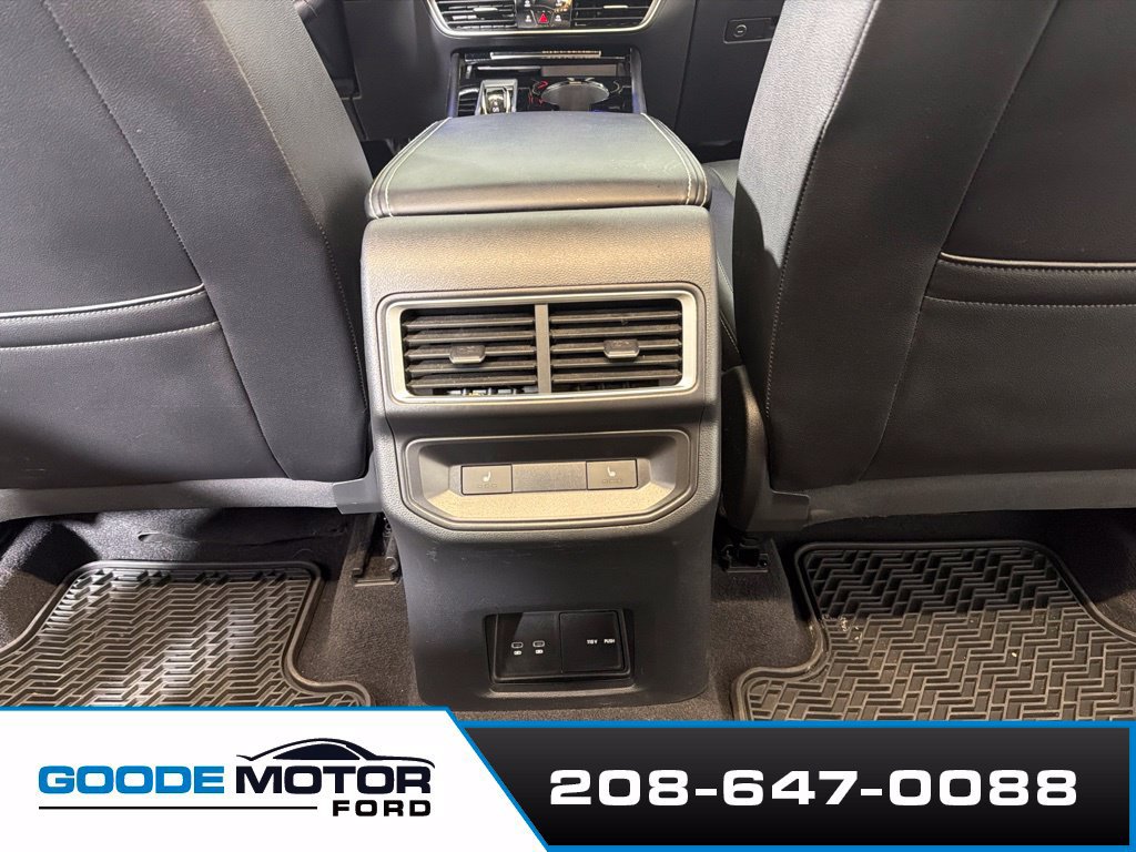 Used 2024 Volkswagen Atlas Cross Sport SEL R-Line AWD/4WD image 19