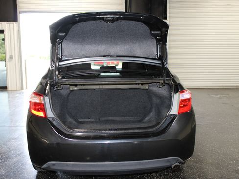 Used 2018 Toyota Corolla LE FWD image 27