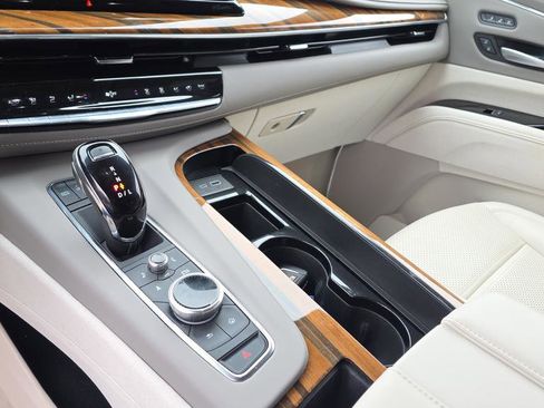 Certified 2024 Cadillac Escalade Sport Platinum w/ Heavy-Duty Trailer Package image 37