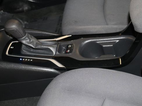 Used 2022 Toyota Corolla LE image 28