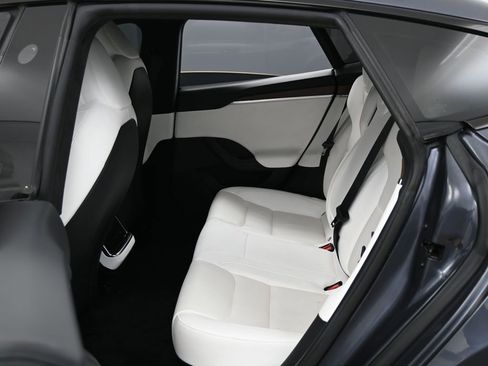 Used 2022 Tesla Model S image 37