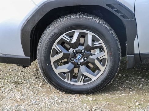 Used 2025 Subaru Forester Premium image 9