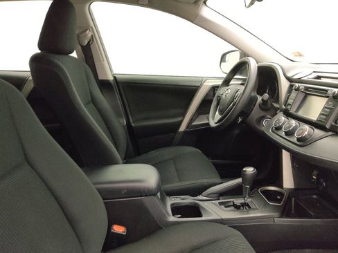 Used 2018 Toyota RAV4 LE image 21