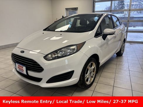Used 2016 Ford Fiesta SE image 1