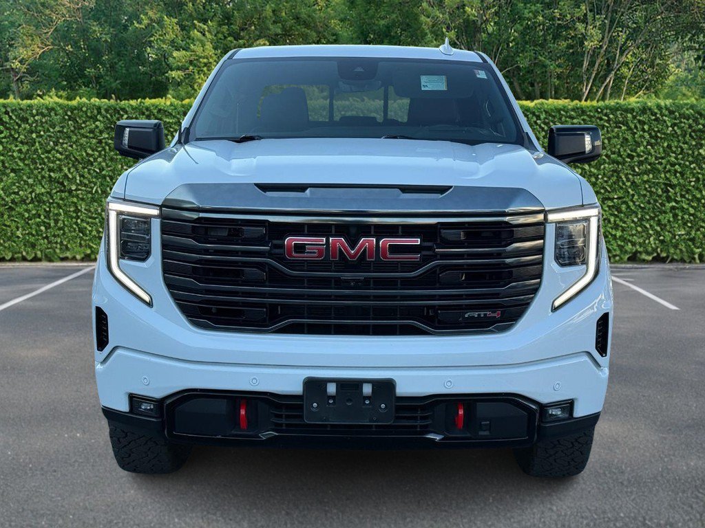 Used 2023 GMC Sierra 1500 AT4 w/ Technology Package AWD/4WD image 10
