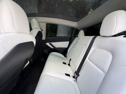 Used 2022 Tesla Model Y Performance AWD/4WD image 14