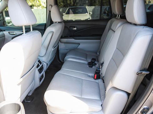 Used 2019 Honda Pilot Touring image 18