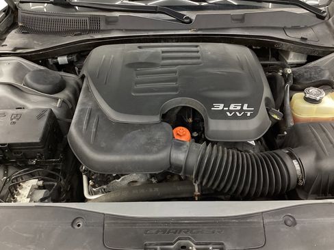 Used 2019 Dodge Charger SXT w/ Leather Interior Group image 44