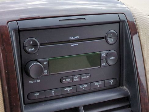 Used 2006 Ford Explorer Limited image 26