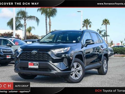 Used 2025 Toyota RAV4 LE AWD/4WD image 1