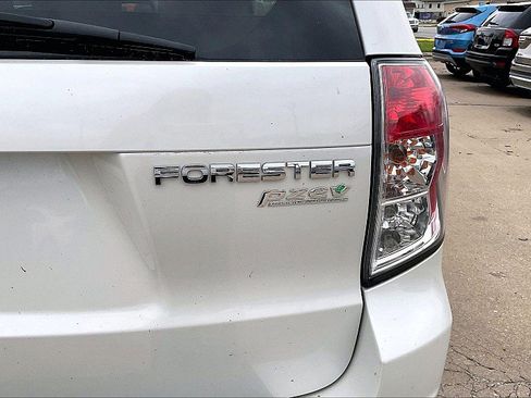 Used 2012 Subaru Forester 2.5X Premium w/ All-Weather Pkg AWD/4WD image 21