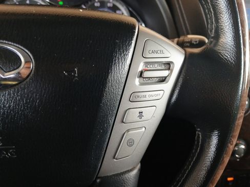 Used 2016 INFINITI QX80 4WD w/ Driver's Assistance Package image 18