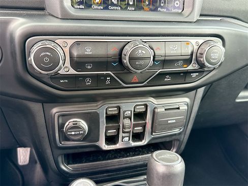 Used 2022 Jeep Gladiator Overland w/ Popular Equipment Package image 17