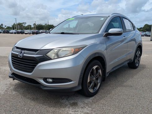 Used 2018 Honda HR-V EX-L image 9