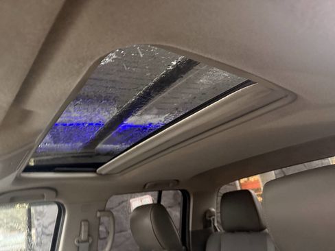 Used 2012 Nissan Frontier SL w/ Moonroof Pkg image 15