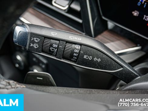 Used 2025 Chevrolet Tahoe LT AWD/4WD image 33