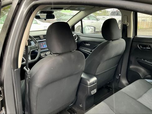Used 2023 Nissan Versa SV FWD image 12