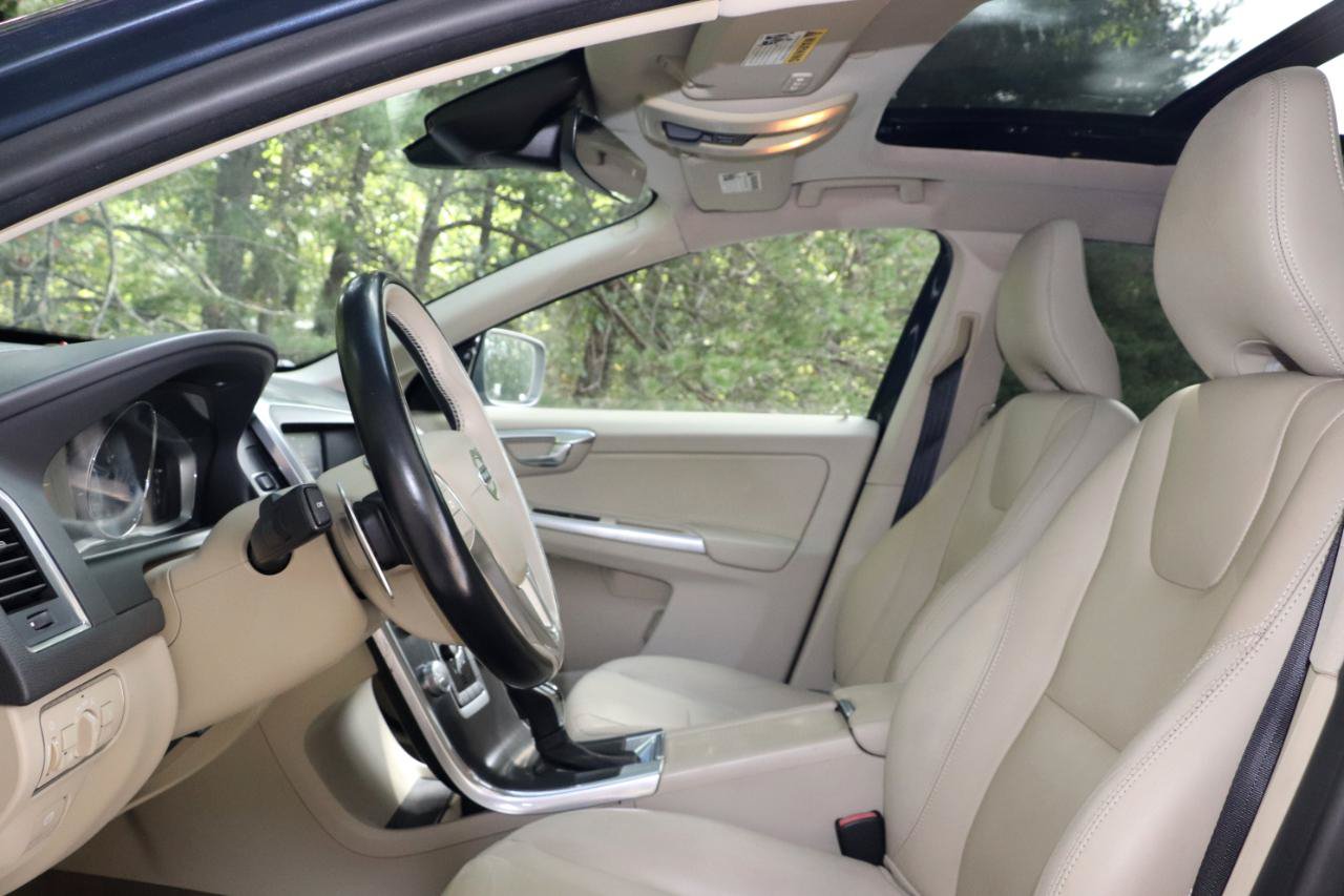 Used 2015 Volvo XC60 T6 AWD/4WD image 9