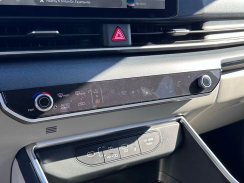New 2026 Kia Carnival EX FWD image 16